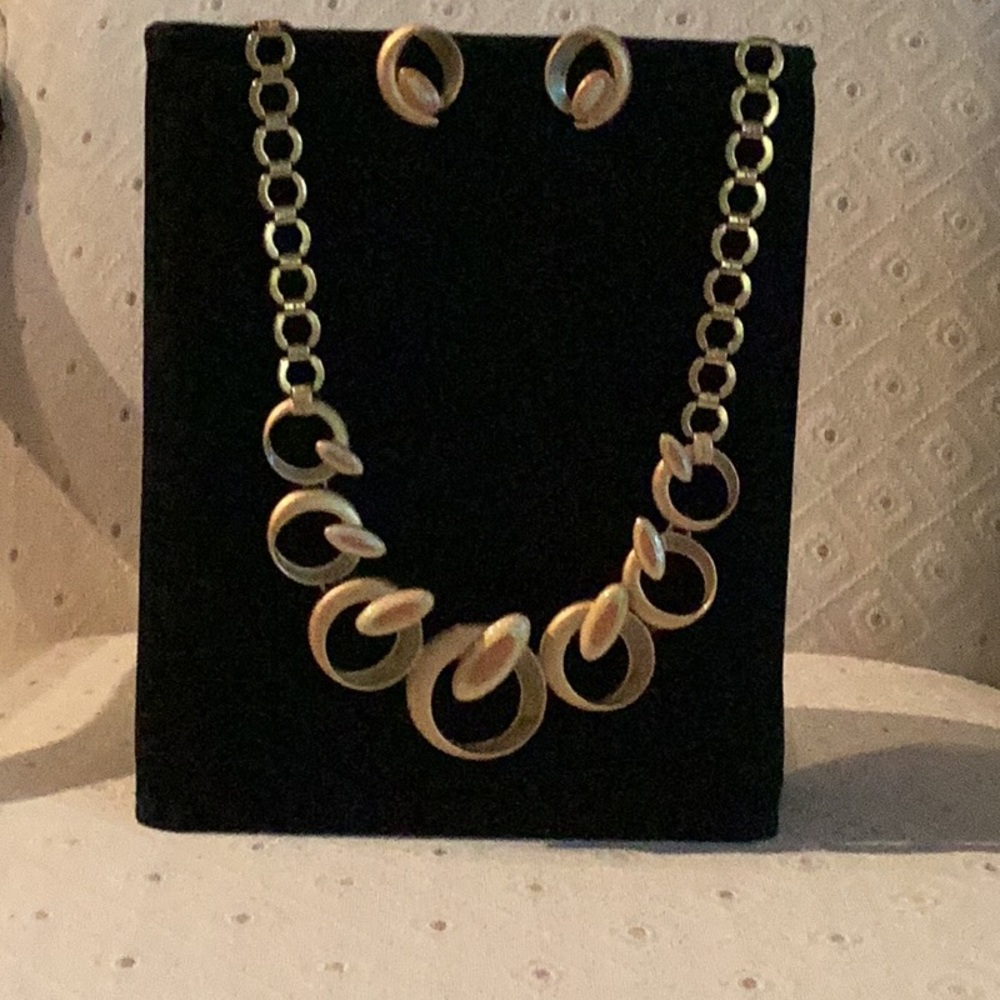 Gold Tone Costume Jewelry Necklace And Earrings